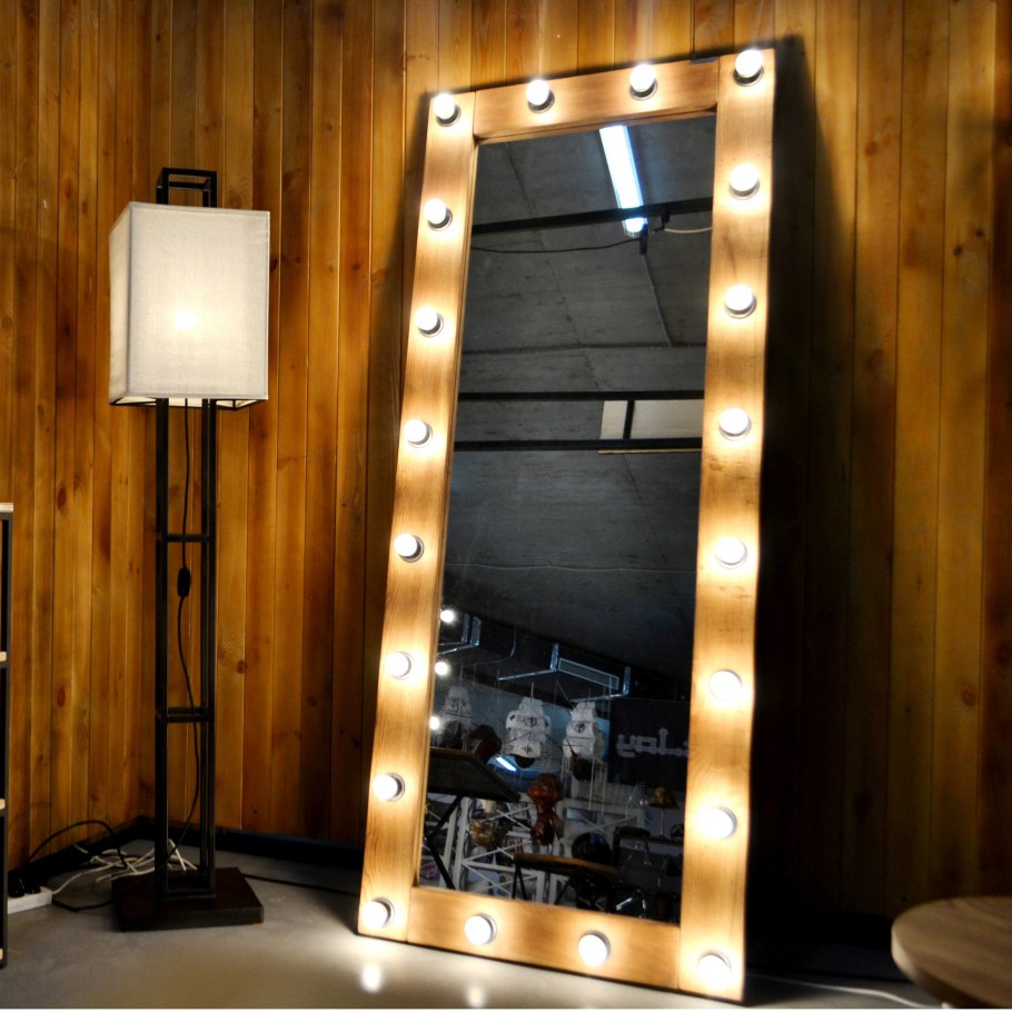 Гримерное зеркало в стиле лофт