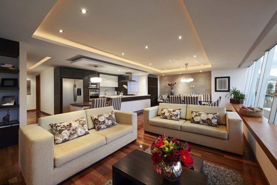 Гостиная с обеденным столом