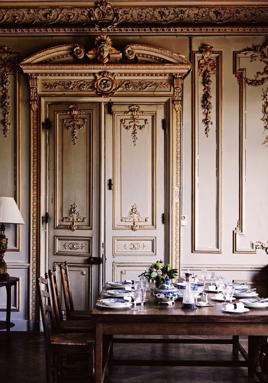 Лепнина в стиле Ампир