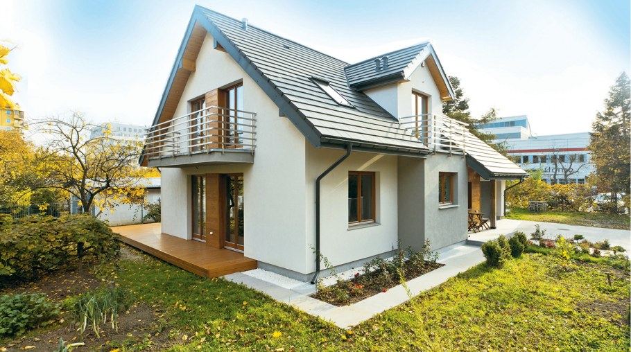 Зелёная крыша светлый фасад