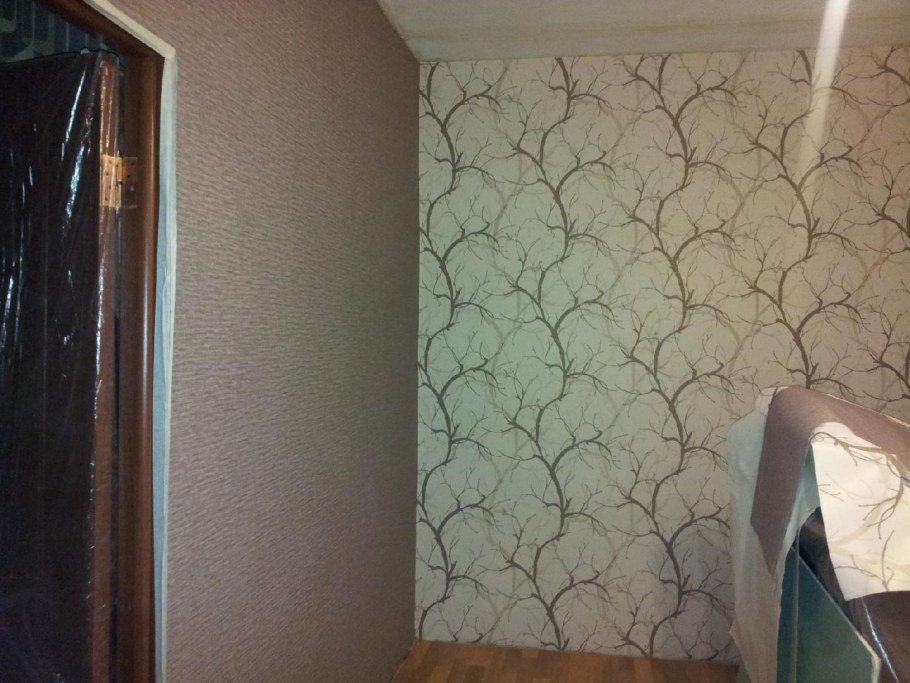 Стильные обои для гостиной