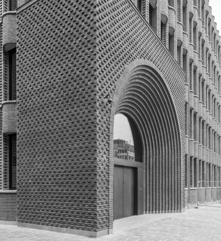 Современная кирпичная архитектура