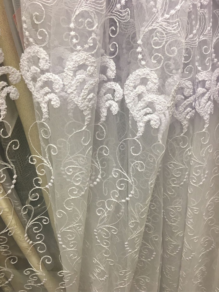 Тюль белая с вышивкой