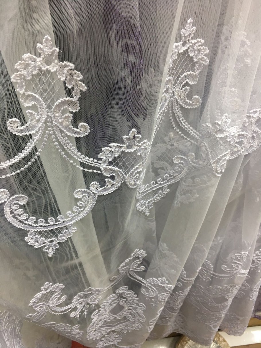 Серая тюль с вышивкой