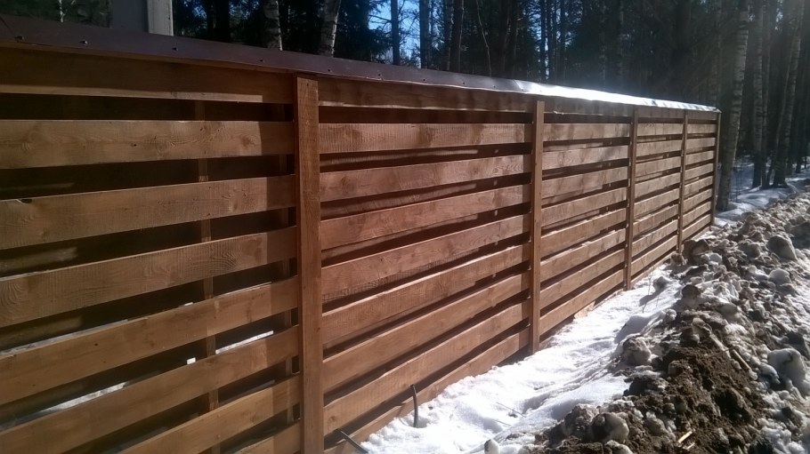 Забор из обрезной доски