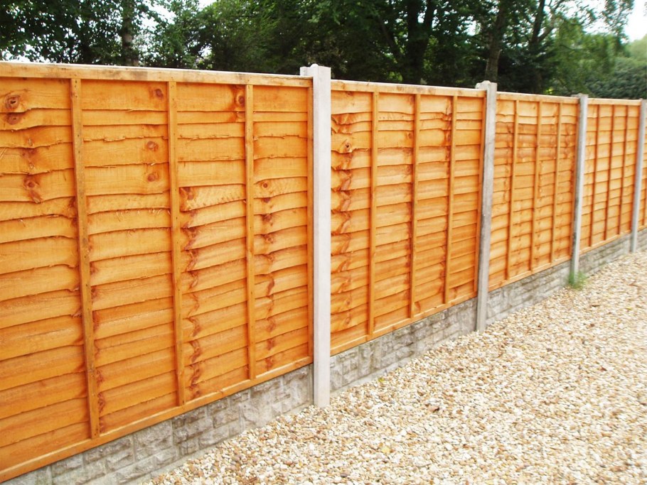 Бетонно деревянный забор