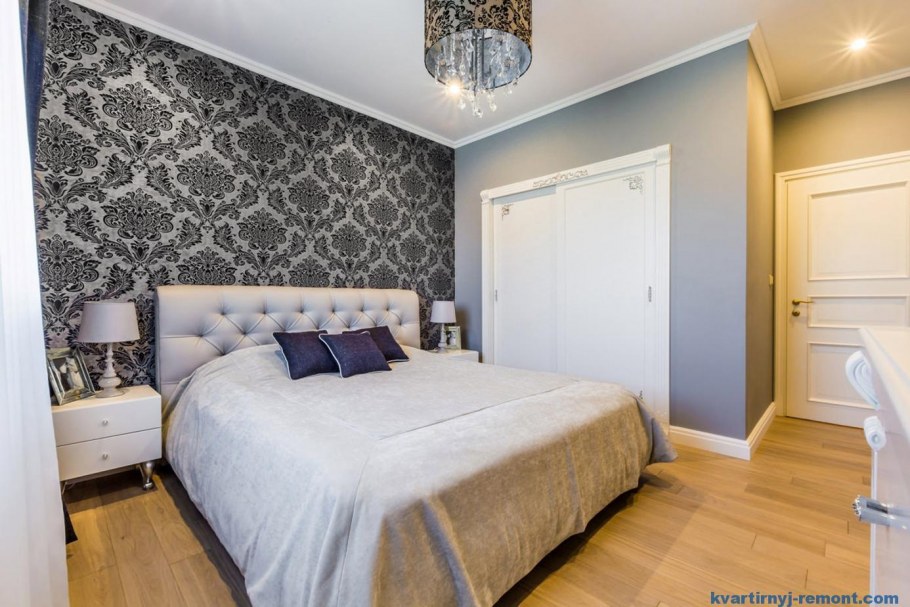 Серые обои в спальне