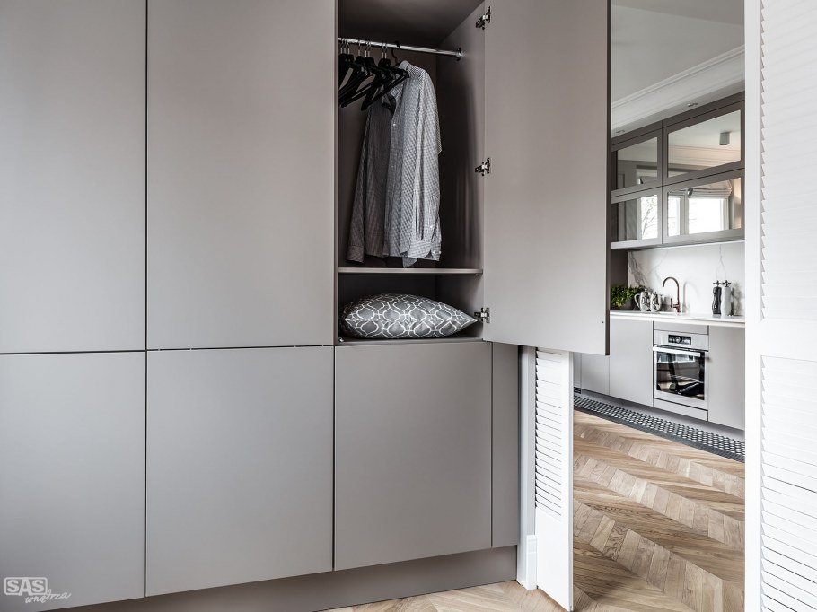 Шкаф без ручек