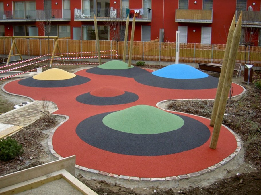 Резиновое покрытие для детской площадки