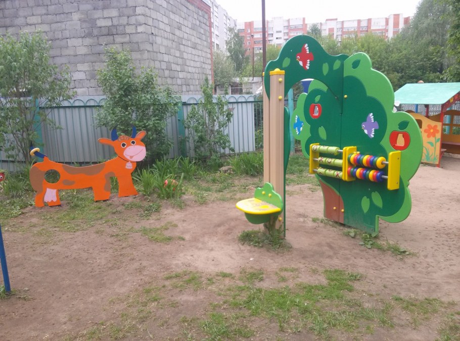 Кольцебросы на участке в детском саду