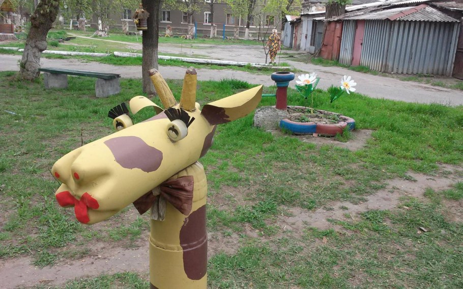 Фигуры из пластиковых бутылок для детской площадки