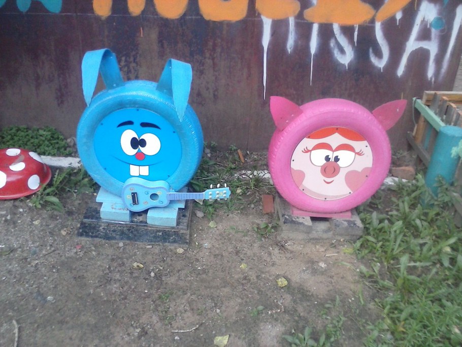 Смешарики из колесных шин