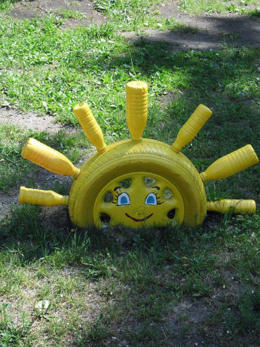 Из колес для детской площадки