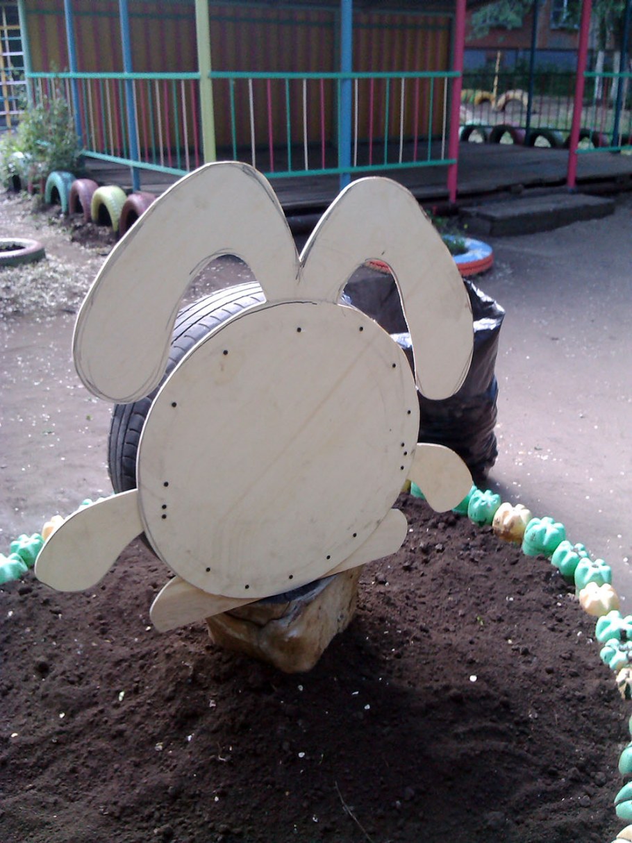 Фигурки на детской площадке