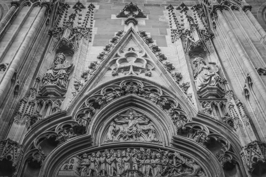 Готические мотивы в архитектуре