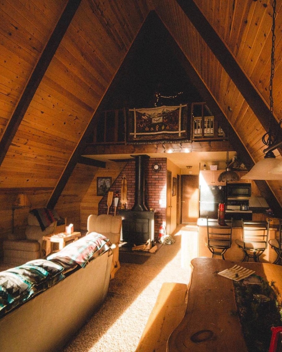 Треугольный дом интерьер