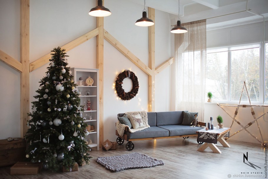 Искусственная елка интерьер