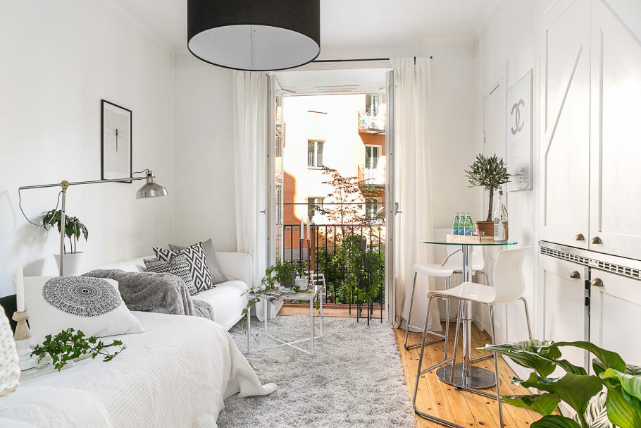 Белые стены в интерьере маленькой квартиры