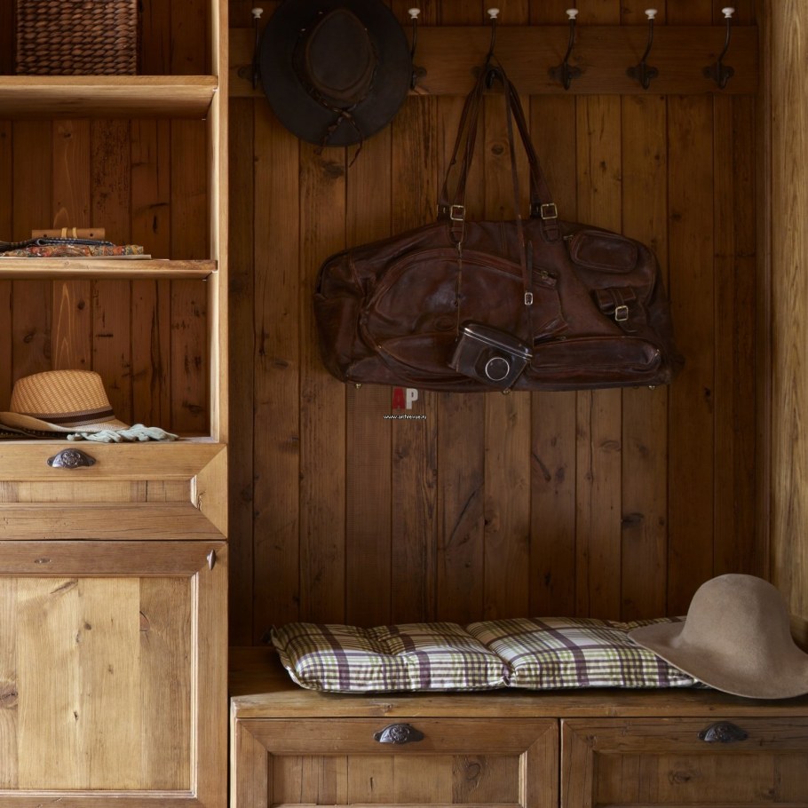 Интерьер фармхаус в прихожей