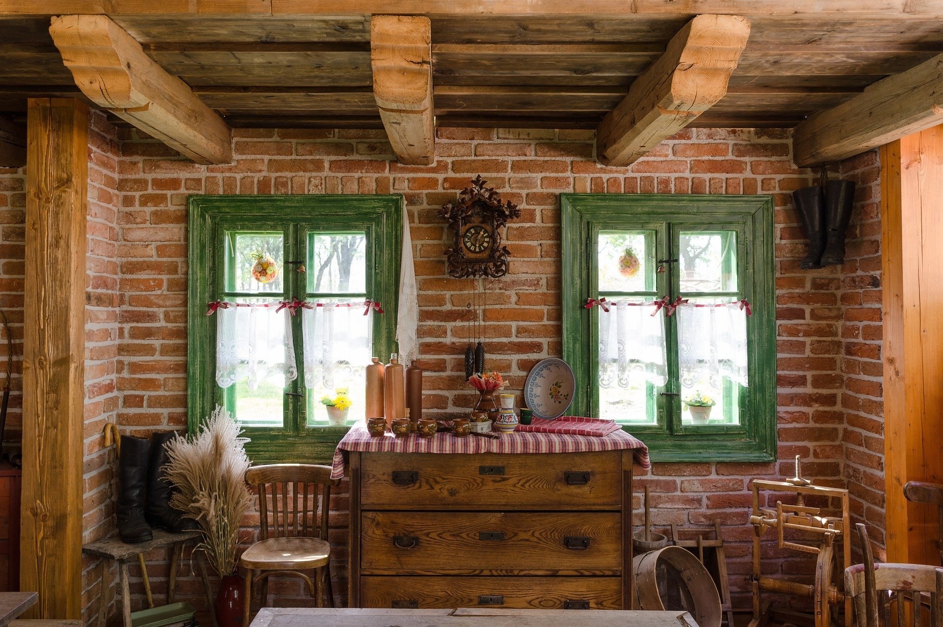 Как оформить интерьер деревянного дома внутри, варианты с фото