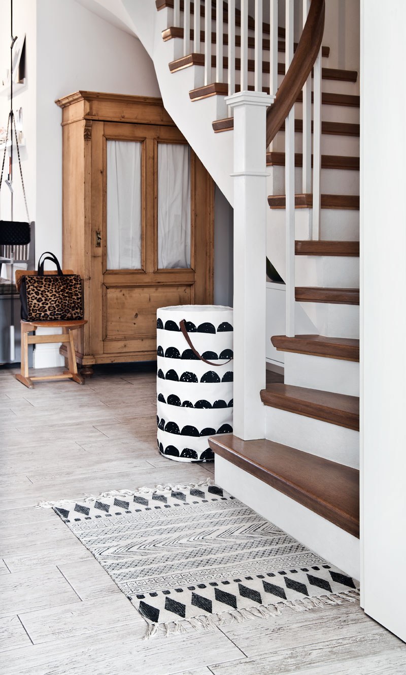 Лестница в скандинавском стиле в доме