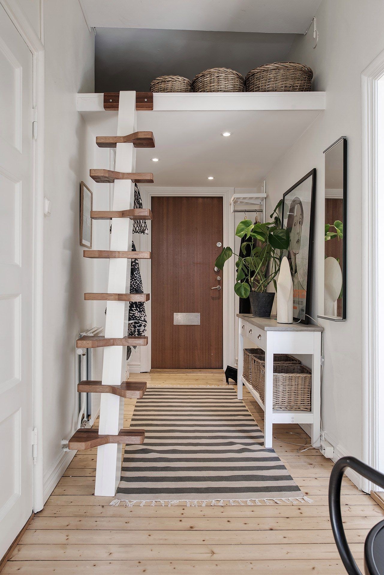 Лестница в скандинавском стиле в частном доме фото