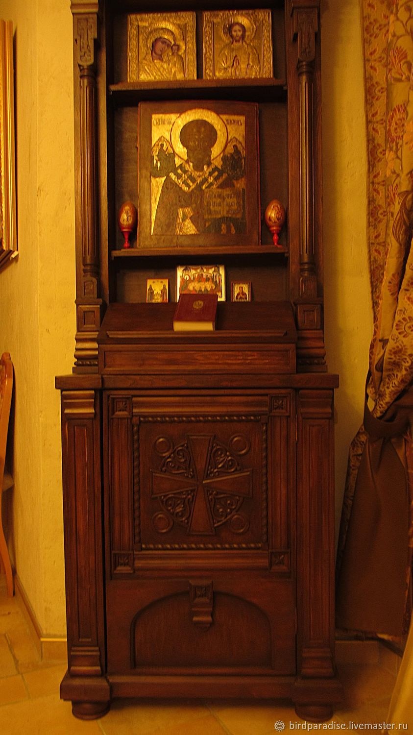 Старинные напольные киоты
