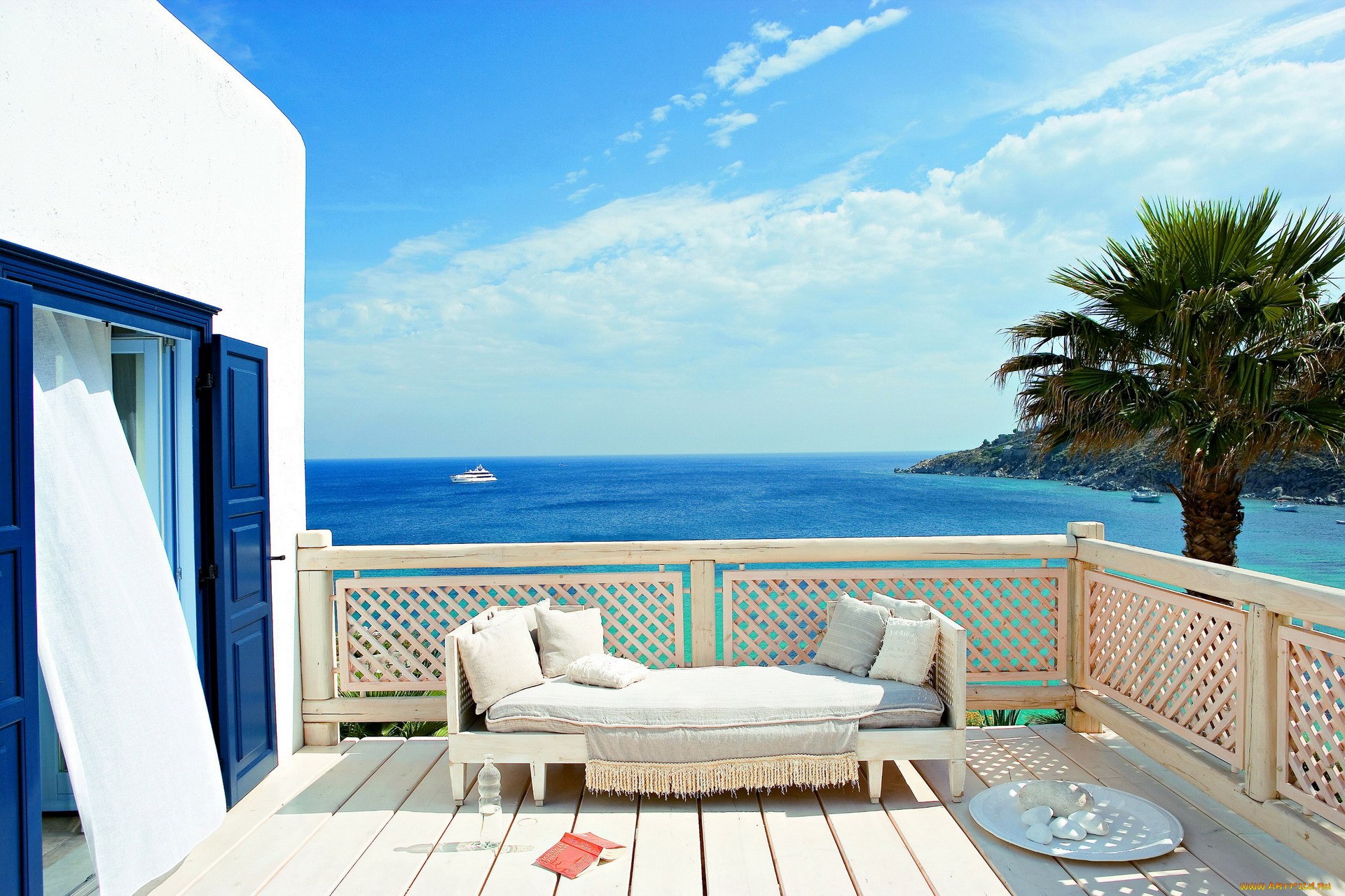 Терраса с видом на море. Mykonos Blu Grecotel Exclusive Resort. Вид на море с террасы. Веранда с видом на море. Веранда у моря.