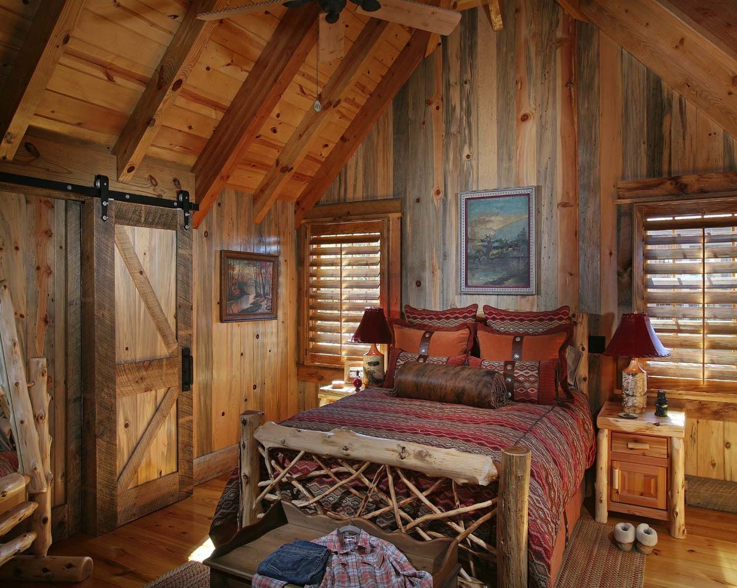 Фото дизайна деревенского дома. Деревенский стиль в интерьере. Комната в деревенском стиле. Спальня в деревенском стиле. Домик в деревенском стиле.