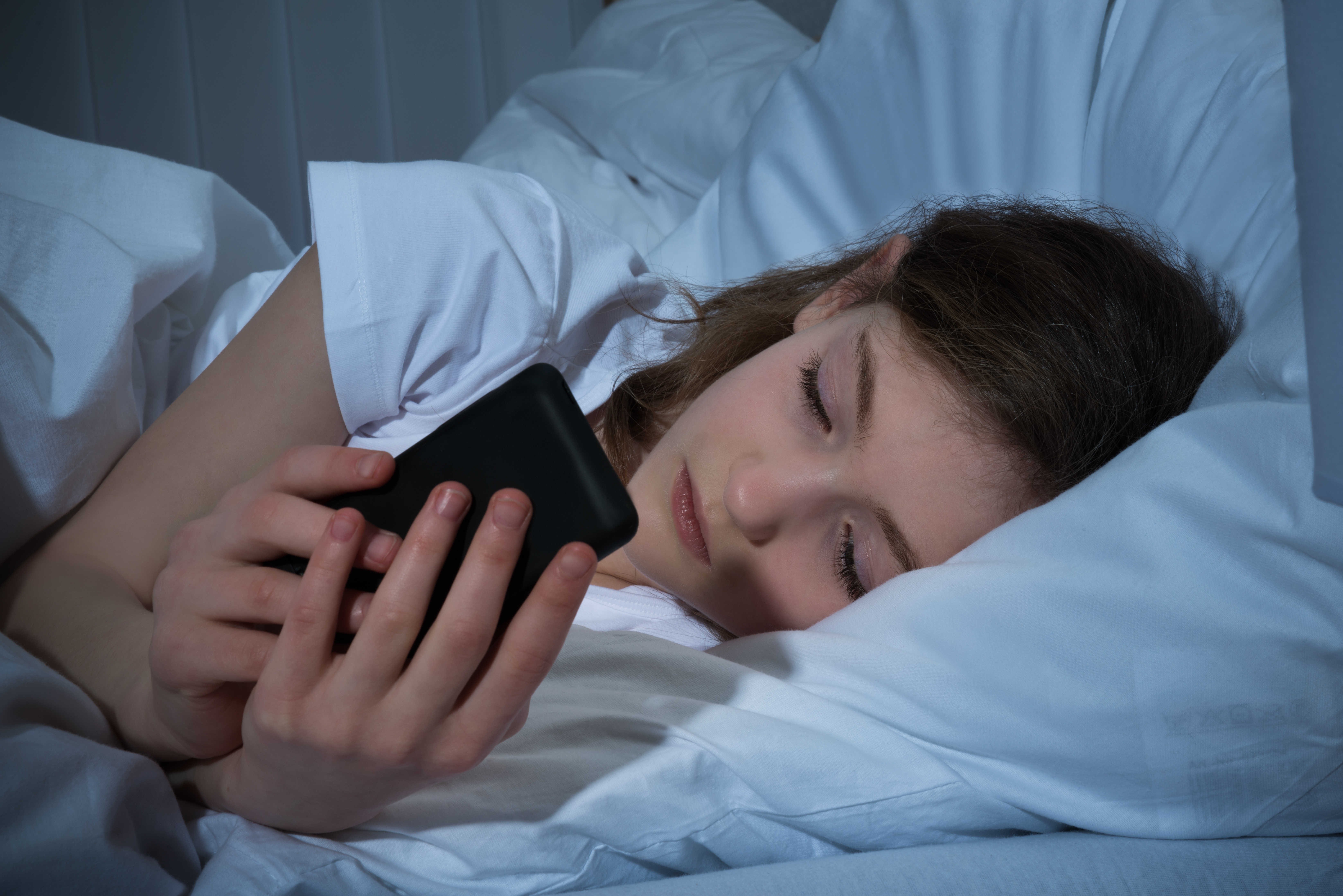 К чему снится телефон во сне женщине
