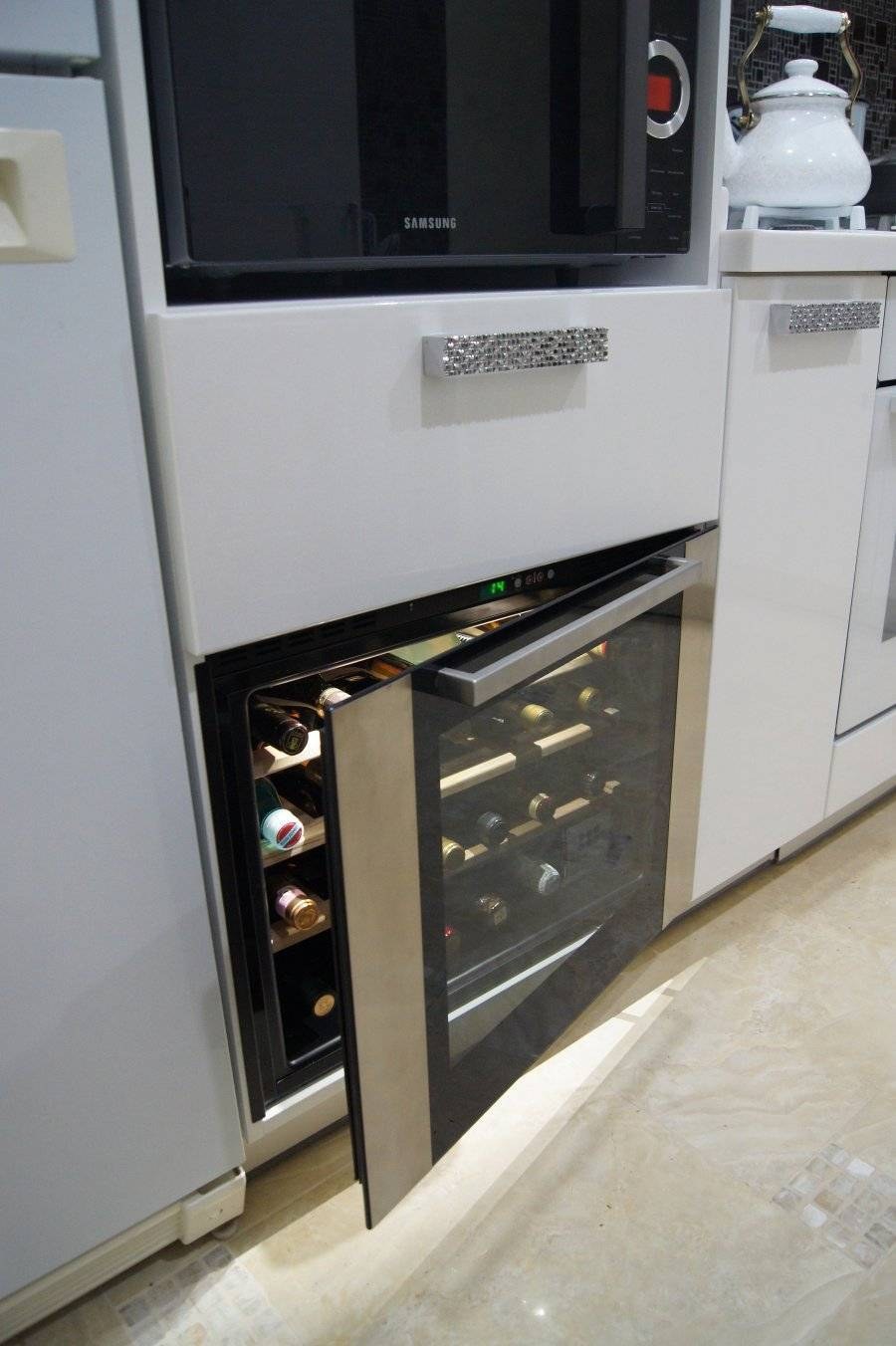 Микроволновая печь встраиваемая Bosch bfl524mw0