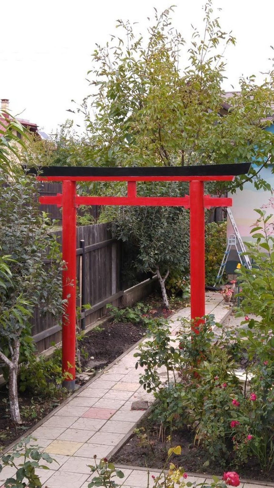 Японские ворота Тирии дзен сад