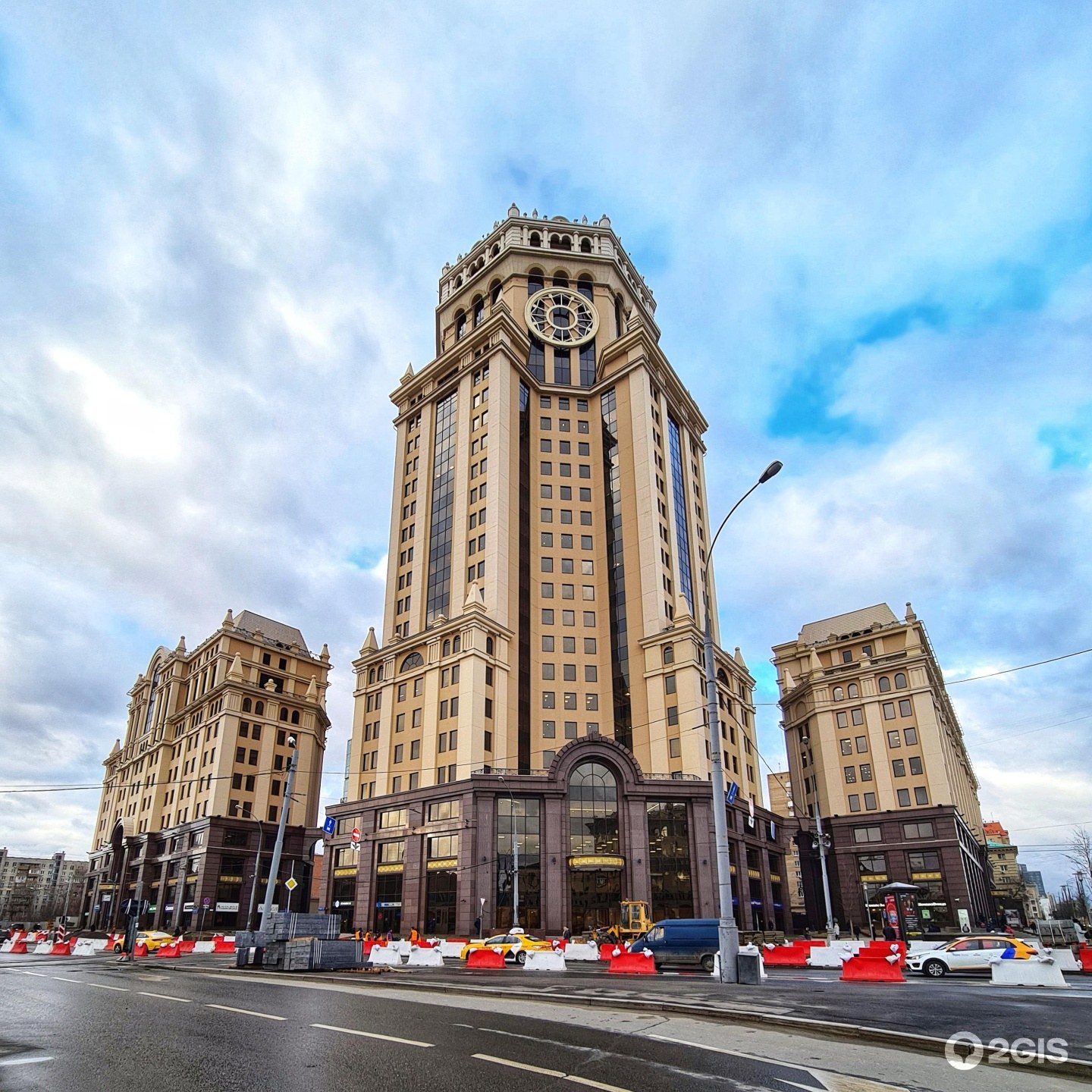 Москва павелецкая. Павелецкая Плаза 2. Павелецкая Тауэр. БЦ Павелецкая Тауэр. Павелецкая Плаза бизнес центр.