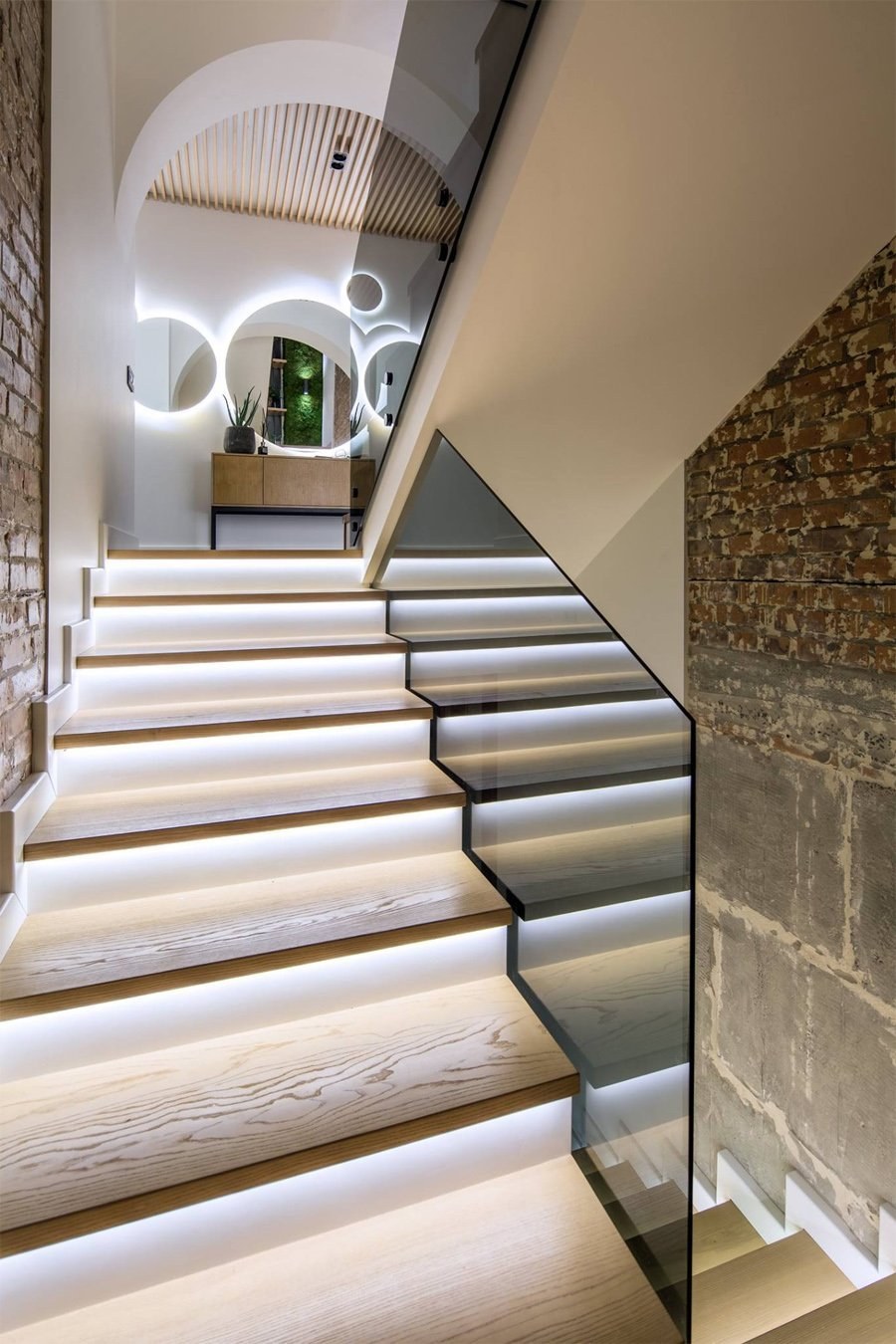 Интерьер лестничного пролета