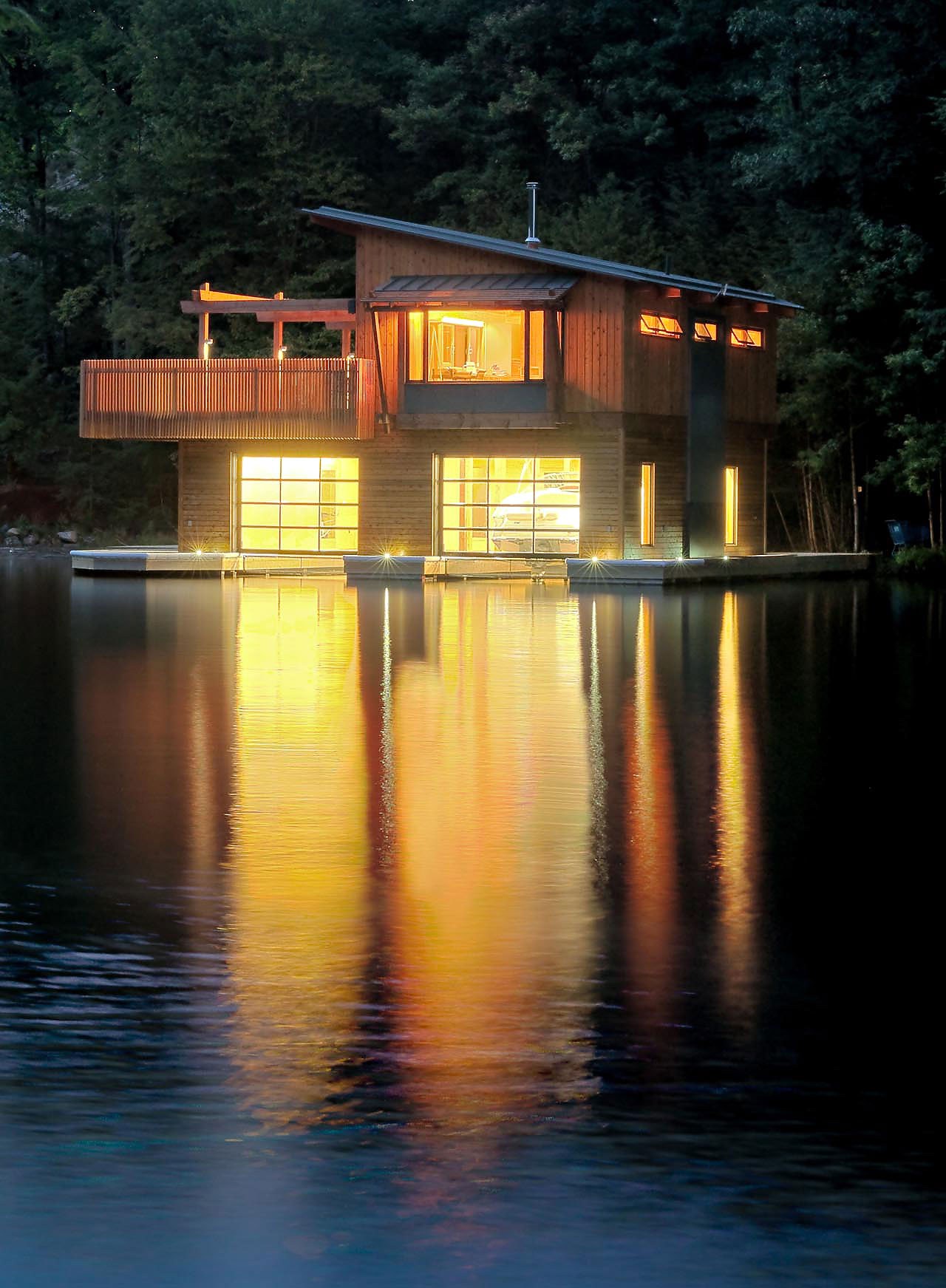Красивые дома на воде. Ботхаус Boathouse. Стилхаус-Лейк. Дом Гилбертов у озера.