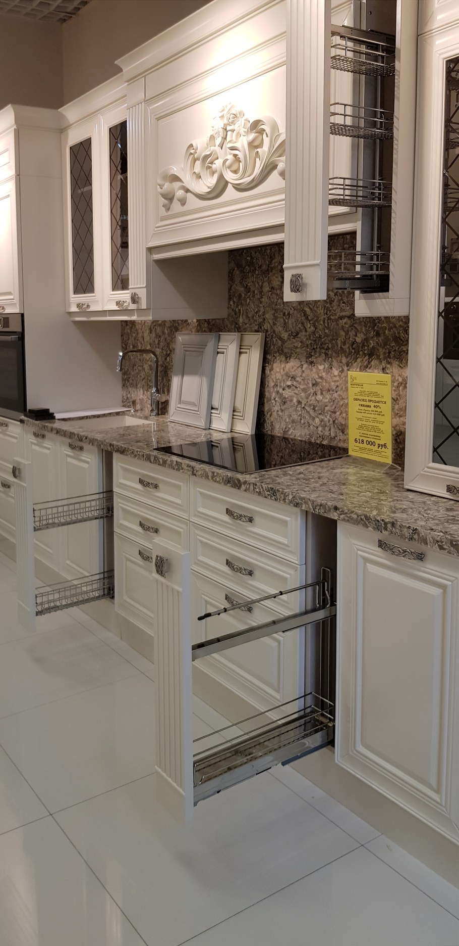 Кухонный гарнитур с кварцевой столешницей