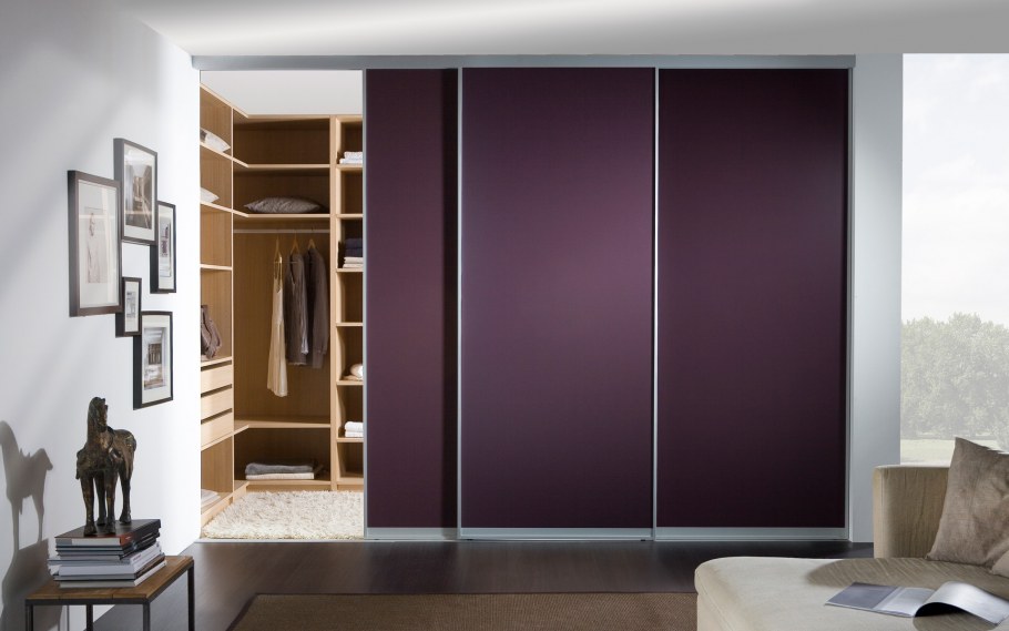 Встроенные шкафы в комнату