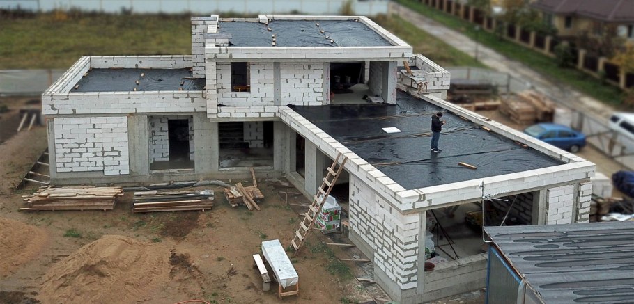 Дом с плоской крышей монолит 170 м