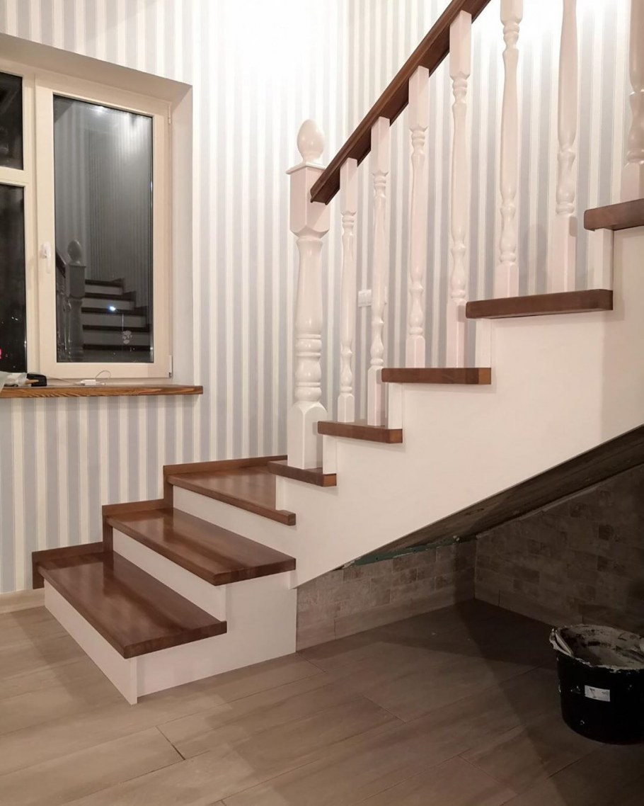 Трехмаршевая лестница на второй этаж