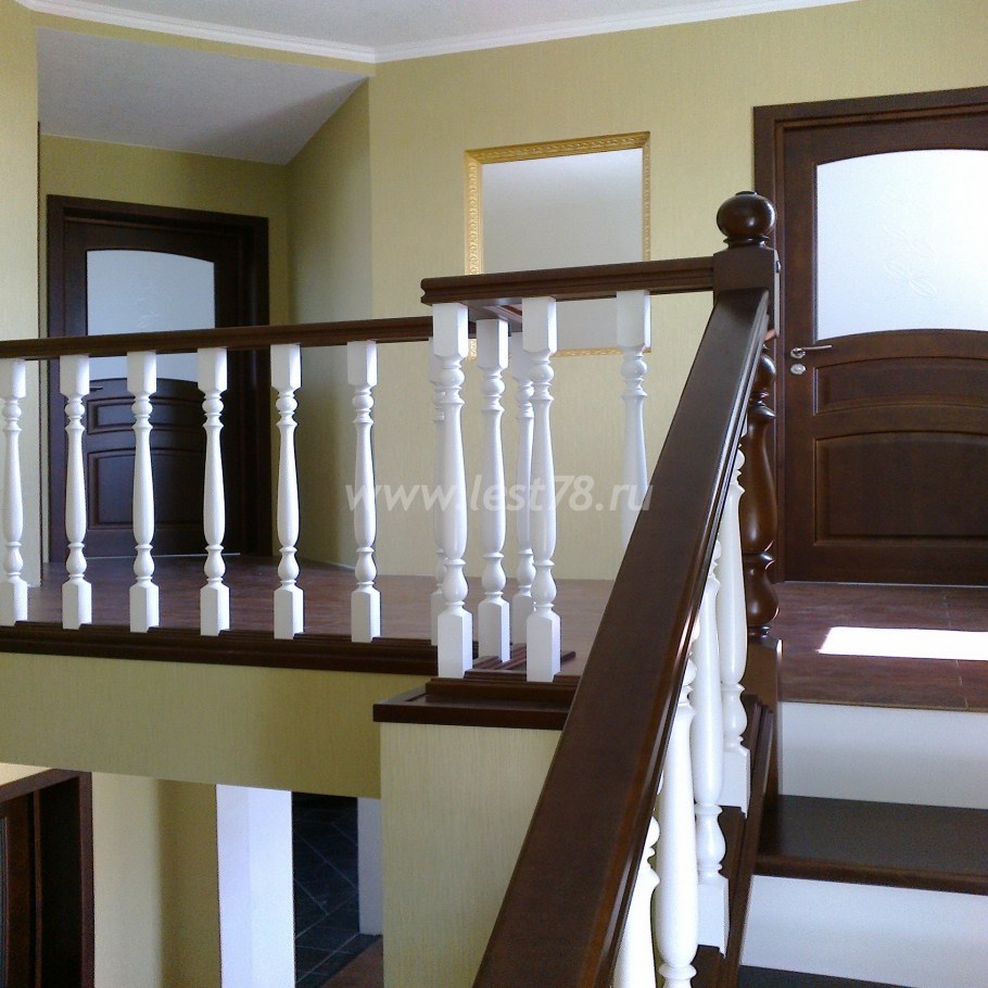 Двухцветная лестница