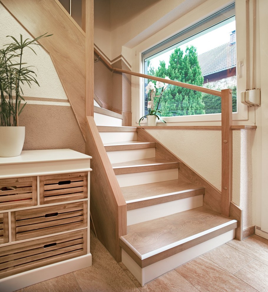 Лестница цвет дуб