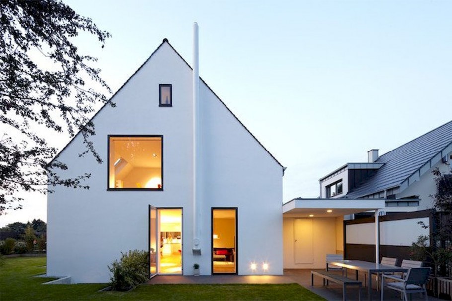 Современные дома с двускатной крышей