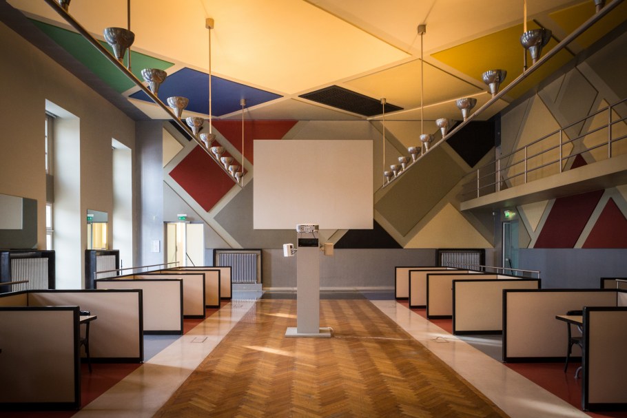 Тео Ван Дусбург кафе Обетт в Страсбурге