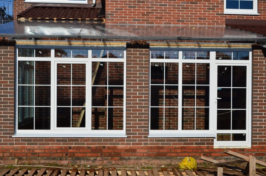 Окна Рехау с раскладкой