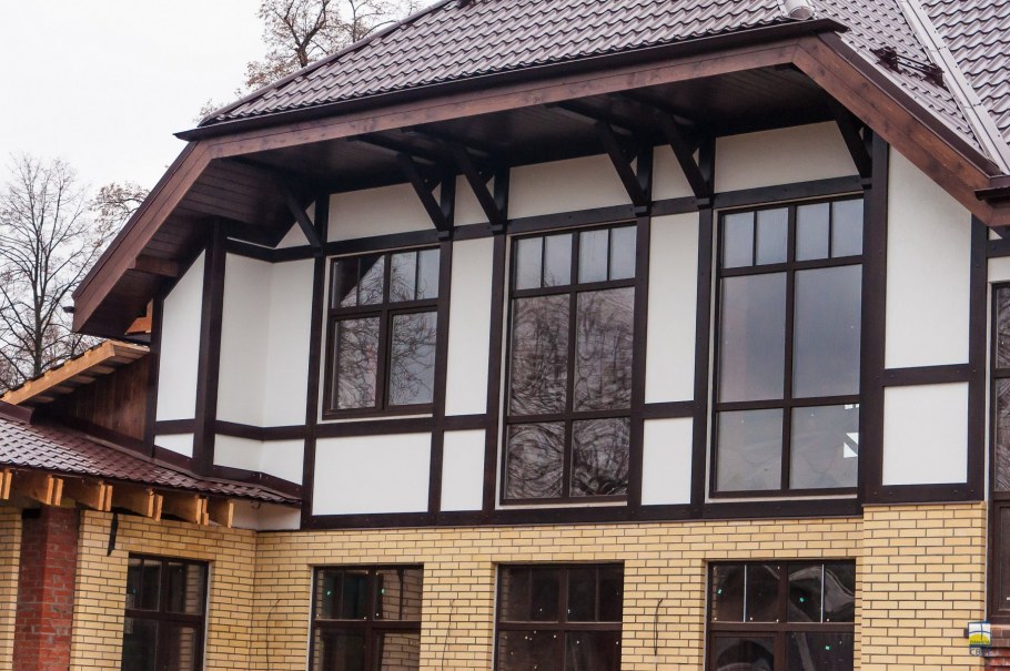 Окна с ламинацией под дерево