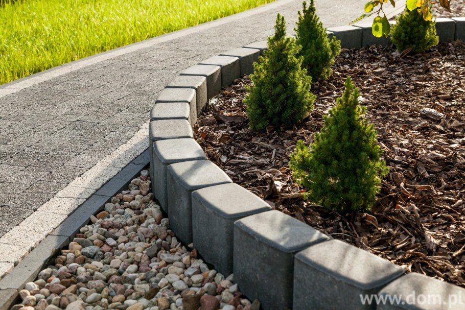 Бордюры столбики для клумб