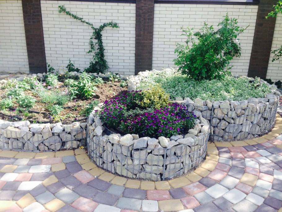 Террасированный цветник