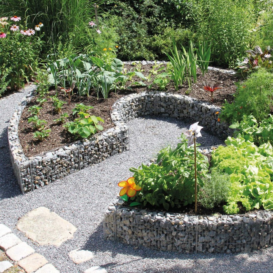 Многоярусные клумбы из камня