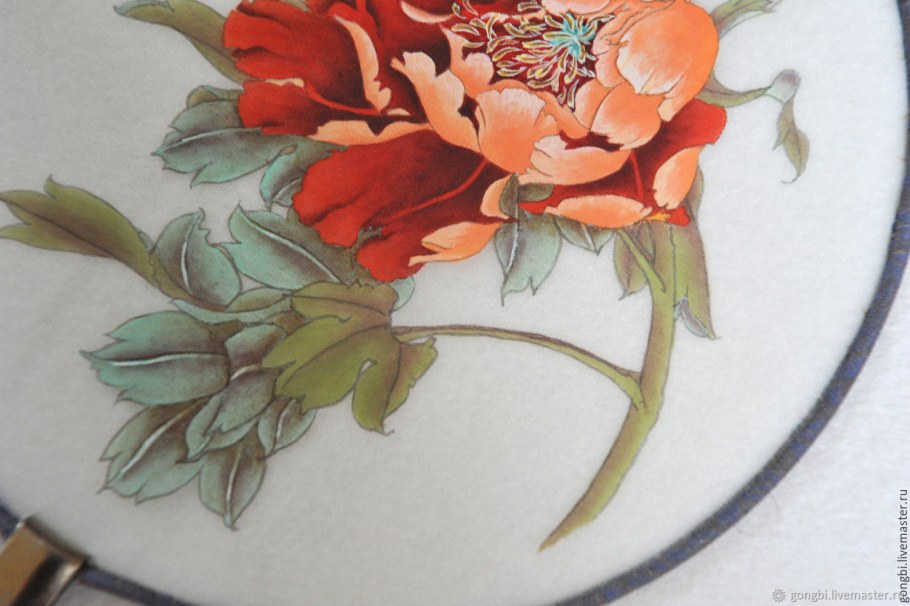 Веточка Сакуры на стене