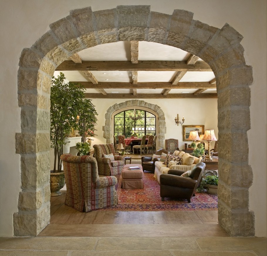 Арка в средиземноморском стиле